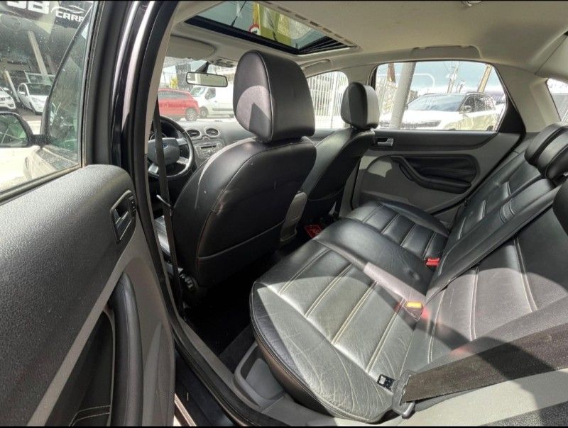 FORD FOCUS 2.0 TITANIUM 16V 2012/2012 HUBNER MULTIMARCAS FARROUPILHA / Carros no Vale FORD FOCUS 2.0 TITANIUM 16V 2012/2012 HUBNER MULTIMARCAS FARROUPILHA / Carros no Vale