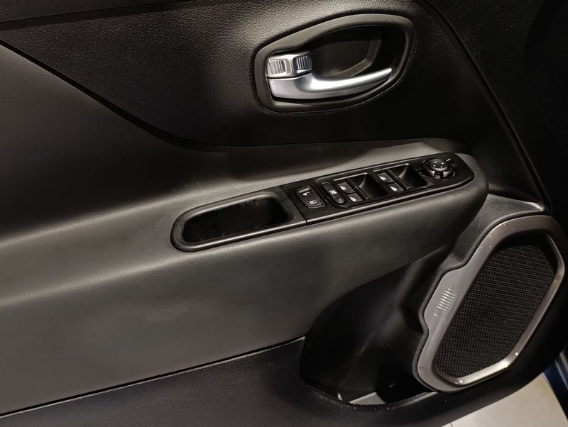 Jeep Renegade 1.8 16v Limited 2021/2021 SIM VEÍCULOS PORTO ALEGRE / Carros no Vale