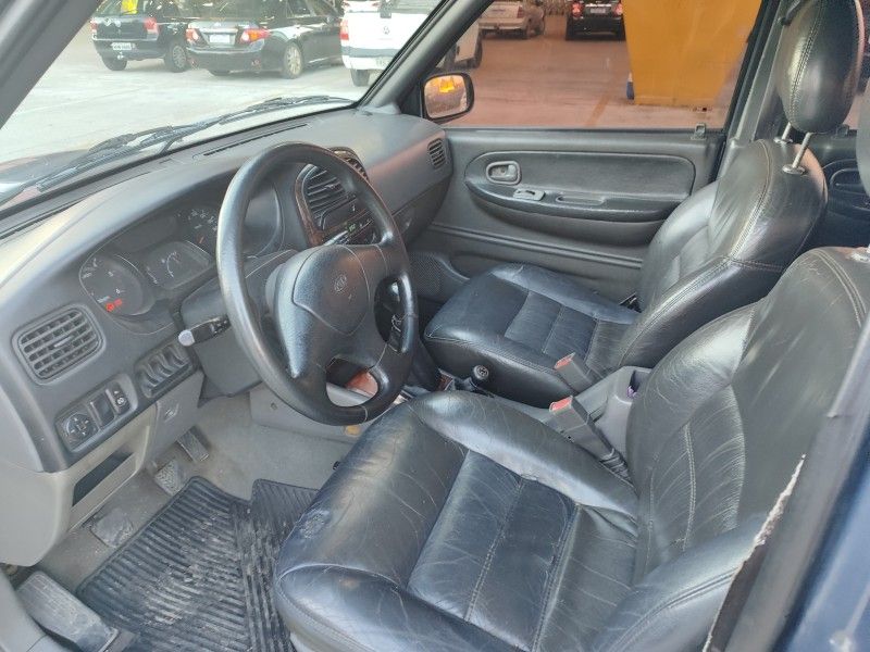 KIA SPORTAGE 2.0 DLX GRAND 4X4 16V 2003/2003 HUBNER MULTIMARCAS FARROUPILHA / Carros no Vale