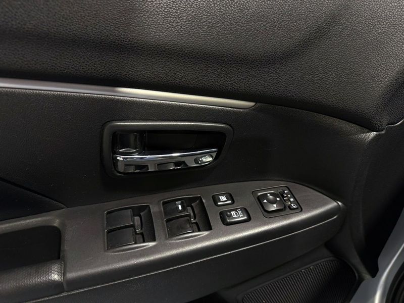 Mitsubishi Asx 2.0 4wd 2011/2012 SIM VEÍCULOS PORTO ALEGRE / Carros no Vale