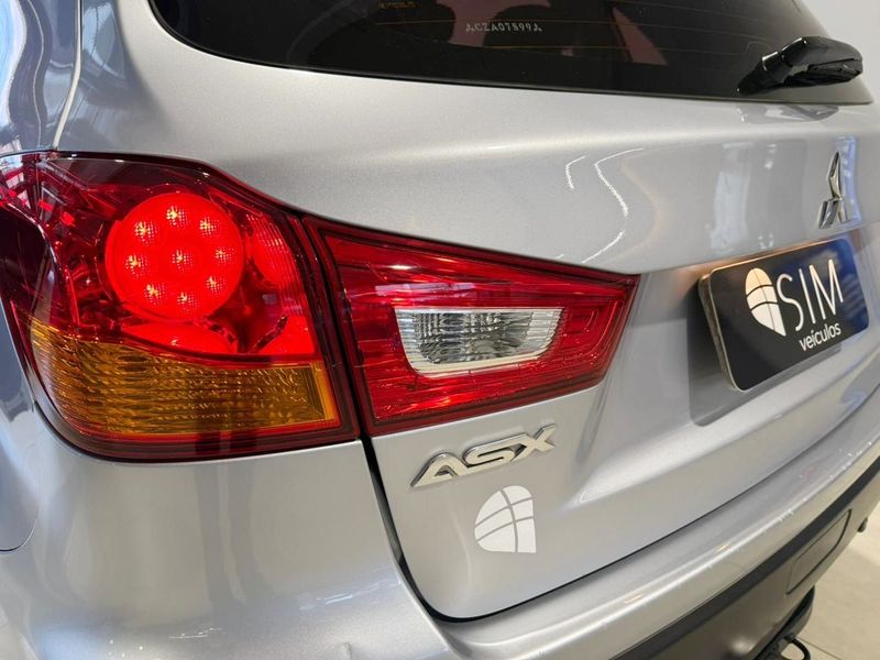 Mitsubishi Asx 2.0 4wd 2011/2012 SIM VEÍCULOS PORTO ALEGRE / Carros no Vale