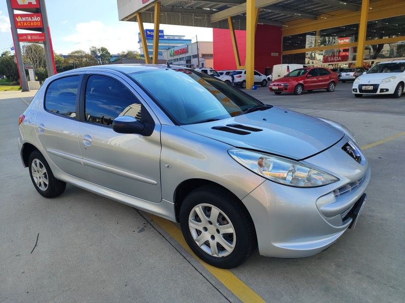 PEUGEOT 207 1.4 XR 8V 2012/2012 HUBNER MULTIMARCAS FARROUPILHA / Carros no Vale