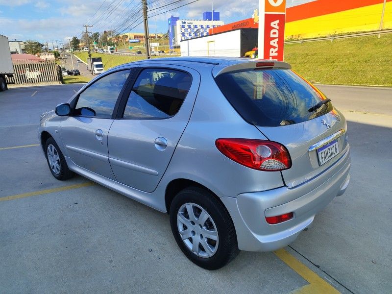 PEUGEOT 207 1.4 XR 8V 2012/2012 HUBNER MULTIMARCAS FARROUPILHA / Carros no Vale
