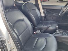 PEUGEOT 207 1.4 XR 8V 2012/2012 HUBNER MULTIMARCAS FARROUPILHA / Carros no Vale