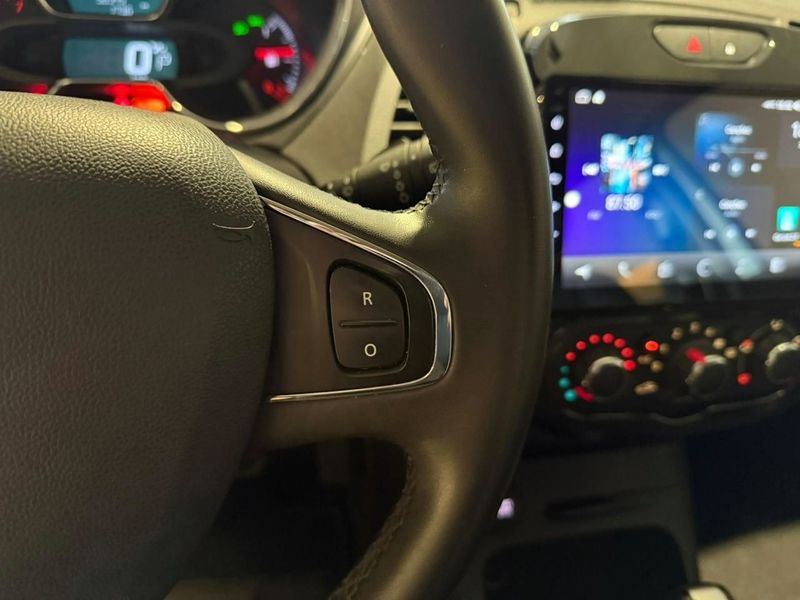 Renault Captur Life 1.6 16v 2018/2019 SIM VEÍCULOS PORTO ALEGRE / Carros no Vale