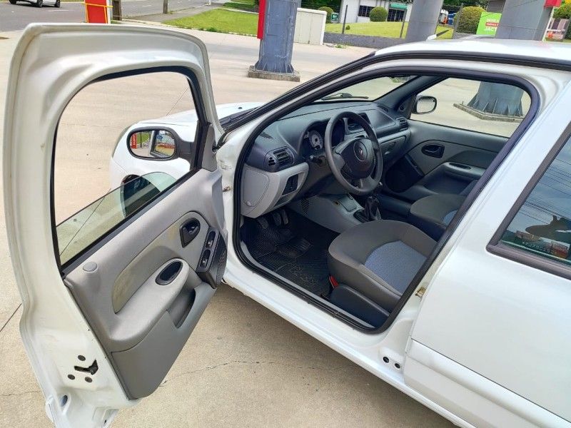 RENAULT CLIO 1.6 AUTHENTIQUE 16V 2007/2007 HUBNER MULTIMARCAS FARROUPILHA / Carros no Vale