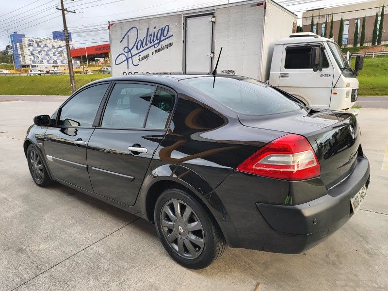 RENAULT MÉGANE 1.6 DYNAMIQUE 16V 2010/2010 HUBNER MULTIMARCAS FARROUPILHA / Carros no Vale