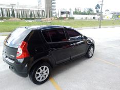 RENAULT SANDERO 1.6 AUTHENTIQUE 8V 2010/2010 HUBNER MULTIMARCAS FARROUPILHA / Carros no Vale