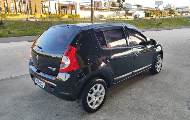 RENAULT SANDERO 1.6 EXPRESSION 8V HI-TORQUE 2010/2010 HUBNER MULTIMARCAS FARROUPILHA / Carros no Vale