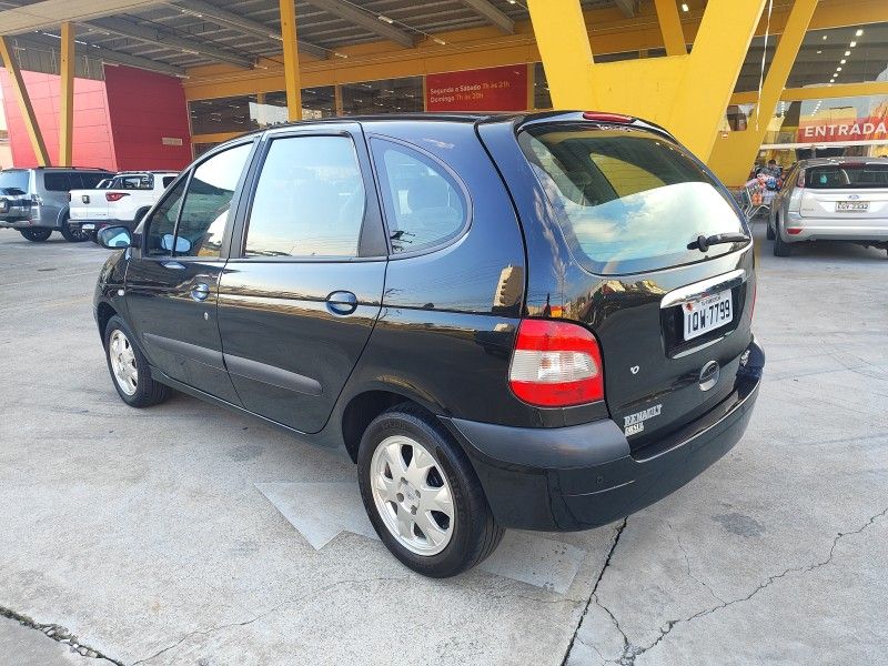 RENAULT SCÉNIC 1.6 EXPRESSION 16V 2011/2011 HUBNER MULTIMARCAS FARROUPILHA / Carros no Vale