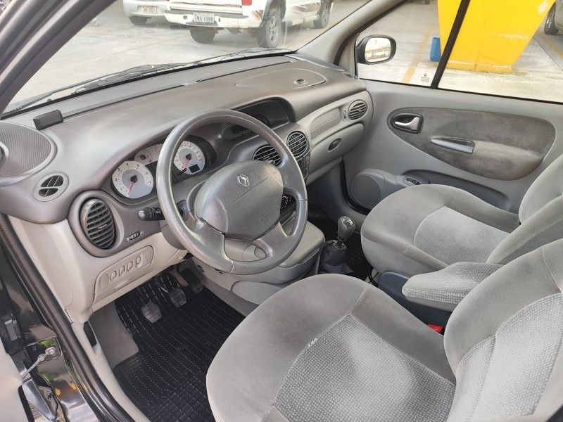 RENAULT SCÉNIC 1.6 EXPRESSION 16V 2011/2011 HUBNER MULTIMARCAS FARROUPILHA / Carros no Vale