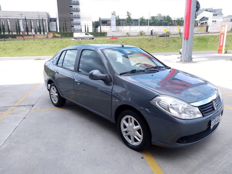 RENAULT SYMBOL 1.6 PRIVILÈGE 16V 2013/2013 HUBNER MULTIMARCAS FARROUPILHA / Carros no Vale