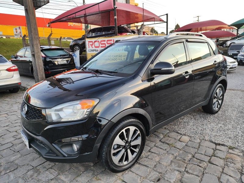SSANGYONG KORANDO 2.0 GLS 4X4 16V TURBO 2014/2015 HUBNER MULTIMARCAS FARROUPILHA / Carros no Vale