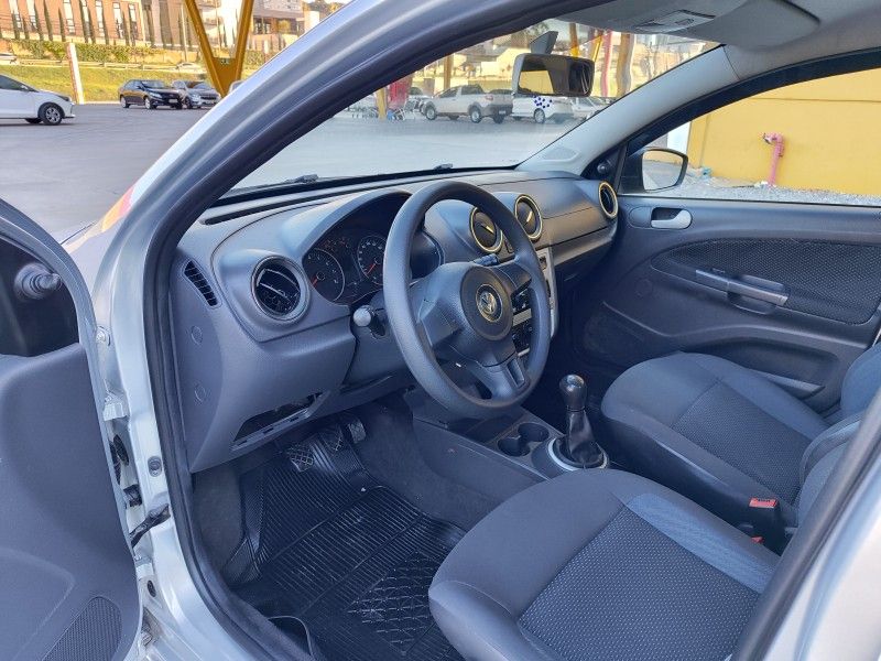 VOLKSWAGEN GOL 1.0 TEC CITY 2015/2015 HUBNER MULTIMARCAS FARROUPILHA / Carros no Vale