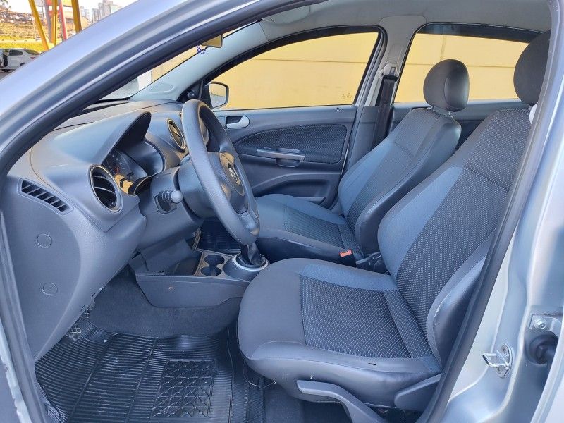 VOLKSWAGEN GOL 1.0 TEC CITY 2015/2015 HUBNER MULTIMARCAS FARROUPILHA / Carros no Vale