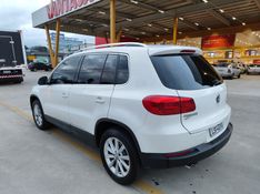 VOLKSWAGEN TIGUAN 1.4 TSI 16V TURBO 2012/2013 HUBNER MULTIMARCAS FARROUPILHA / Carros no Vale