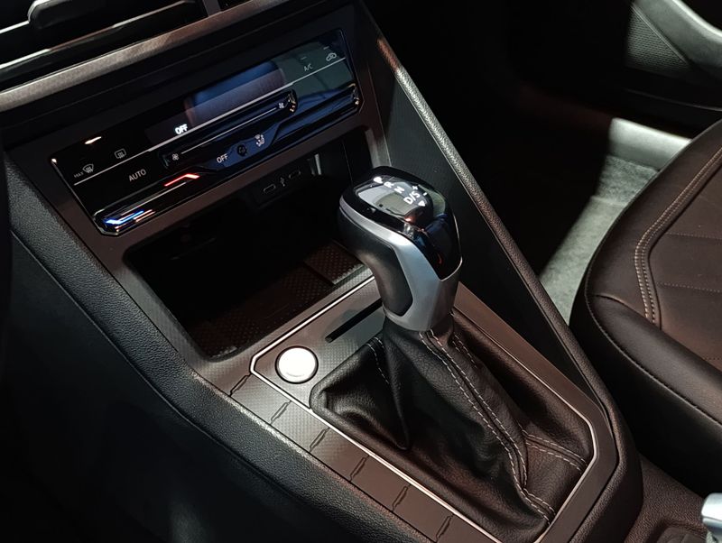 Volkswagen Virtus Exclusive 250 Tsi 1.4 16v 2023/2023 SIM VEÍCULOS PORTO ALEGRE / Carros no Vale