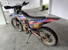 YAMAHA TT-R 230 2013/2014 HUBNER MULTIMARCAS FARROUPILHA / Carros no Vale