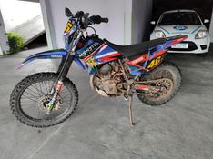 YAMAHA TT-R 230 2013/2014 HUBNER MULTIMARCAS FARROUPILHA / Carros no Vale