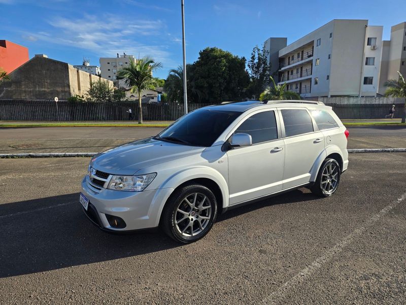 Fiat FREEMONT EMOT./PRECISION 2.4 16V 2014/2014 AUTO NÍVEL VEÍCULOS SANTA CRUZ DO SUL / Carros no Vale