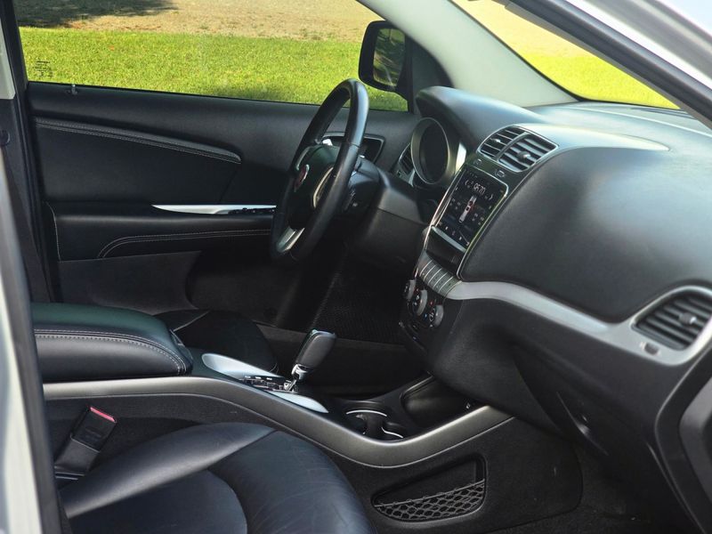 Fiat FREEMONT EMOT./PRECISION 2.4 16V 2014/2014 AUTO NÍVEL VEÍCULOS SANTA CRUZ DO SUL / Carros no Vale