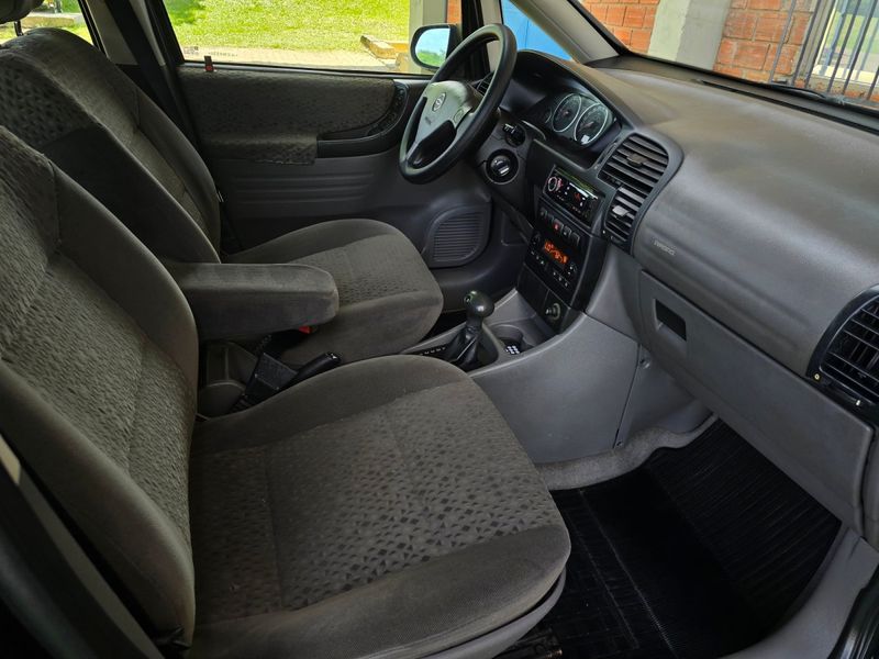 CHEVROLET Zafira Eleg.2.0 MPFI FlexPower 8V 2010/2010 AUTO NÍVEL VEÍCULOS SANTA CRUZ DO SUL / Carros no Vale CHEVROLET Zafira Eleg.2.0 MPFI FlexPower 8V 2010/2010 AUTO NÍVEL VEÍCULOS SANTA CRUZ DO SUL / Carros no Vale