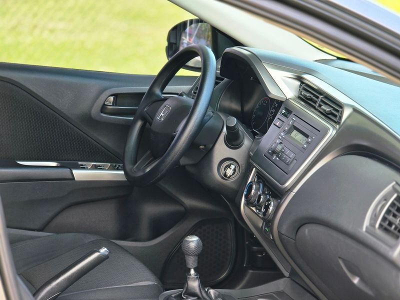 Honda CITY Sedan DX 1.5 16V Mec. 2019/2019 AUTO NÍVEL VEÍCULOS SANTA CRUZ DO SUL / Carros no Vale