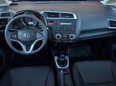 Honda Fit LX 1.5 Flexone 16V Mec. 2015/2016 AUTO NÍVEL VEÍCULOS SANTA CRUZ DO SUL / Carros no Vale