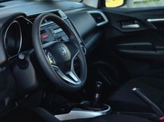 Honda Fit LX 1.5 Flexone 16V Mec. 2015/2016 AUTO NÍVEL VEÍCULOS SANTA CRUZ DO SUL / Carros no Vale