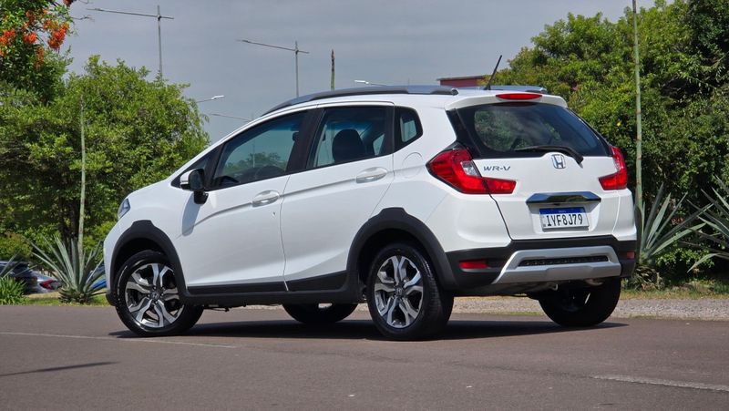 Honda WR-V EXL 1.5 Flexone 16V 2017/2018 AUTO NÍVEL VEÍCULOS SANTA CRUZ DO SUL / Carros no Vale Honda WR-V EXL 1.5 Flexone 16V 2017/2018 AUTO NÍVEL VEÍCULOS SANTA CRUZ DO SUL / Carros no Vale