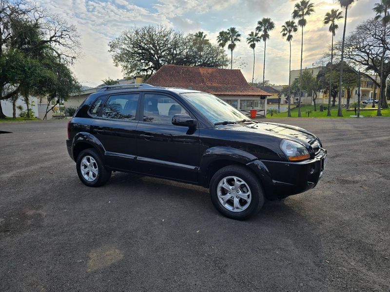 Hyundai Tucson 2.0 16V 2013/2014 AUTO NÍVEL VEÍCULOS SANTA CRUZ DO SUL / Carros no Vale