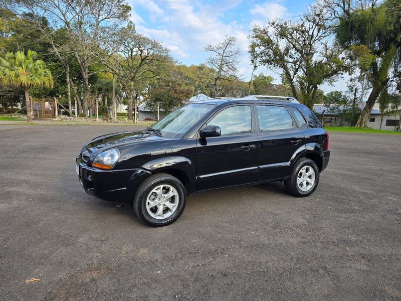 Hyundai Tucson 2.0 16V 2013/2014 AUTO NÍVEL VEÍCULOS SANTA CRUZ DO SUL / Carros no Vale