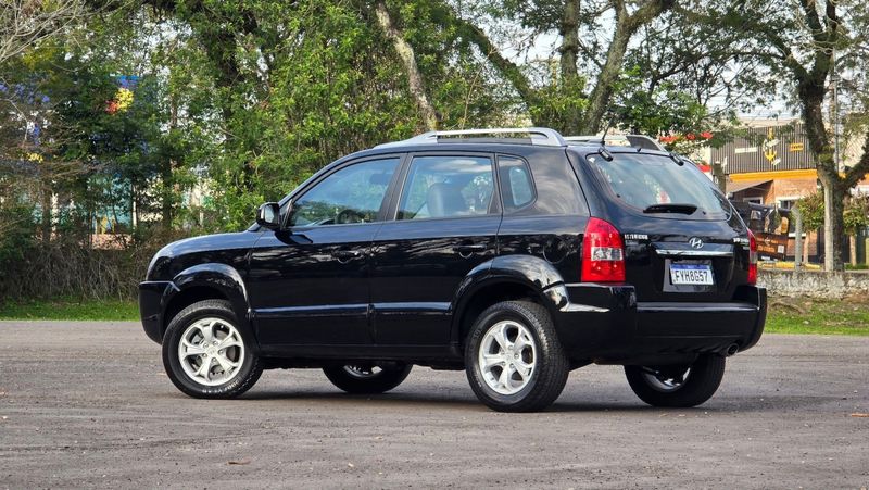 Hyundai Tucson 2.0 16V 2013/2014 AUTO NÍVEL VEÍCULOS SANTA CRUZ DO SUL / Carros no Vale