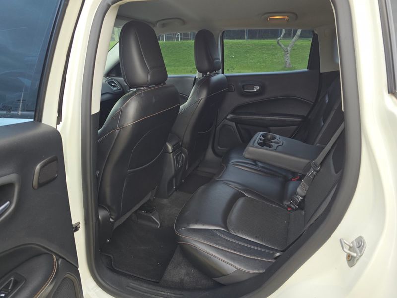 Jeep COMPASS LONGITUDE 2.0 4×2 16V 2016/2017 AUTO NÍVEL VEÍCULOS SANTA CRUZ DO SUL / Carros no Vale Jeep COMPASS LONGITUDE 2.0 4×2 16V 2016/2017 AUTO NÍVEL VEÍCULOS SANTA CRUZ DO SUL / Carros no Vale