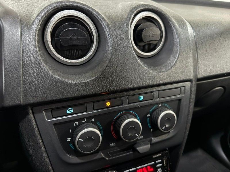 CHEVROLET CELTA 1.0 MPFI LT 8V 2014/2015 SUL SERRA MOTORS CAXIAS DO SUL / Carros no Vale