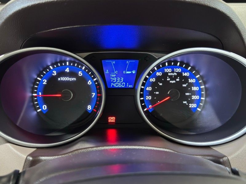 HYUNDAI IX35 2.0 MPI 4X2 16V 2012/2013 SUL SERRA MOTORS CAXIAS DO SUL / Carros no Vale HYUNDAI IX35 2.0 MPI 4X2 16V 2012/2013 SUL SERRA MOTORS CAXIAS DO SUL / Carros no Vale