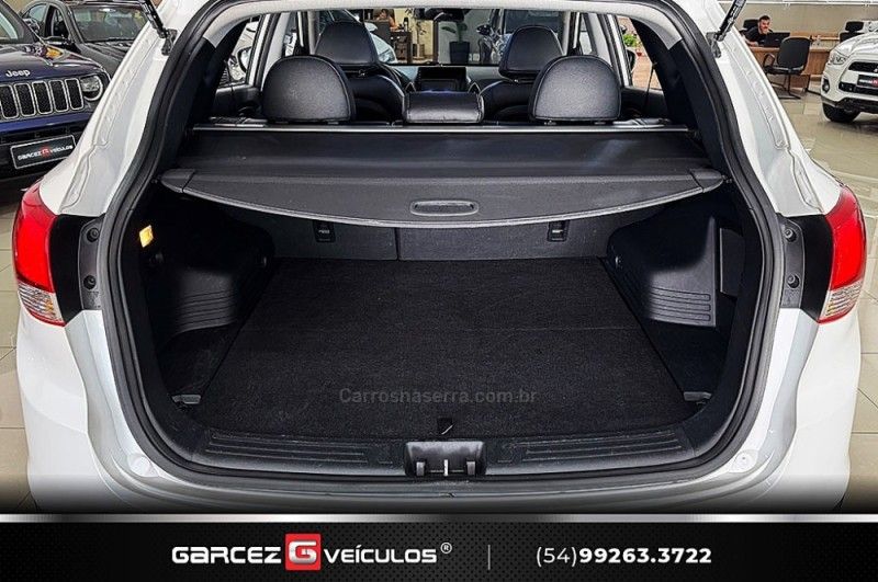 HYUNDAI IX35 2.0 GL 4X2 16V 2017/2018 GARCEZ VEÍCULOS BENTO GONÇALVES / Carros no Vale