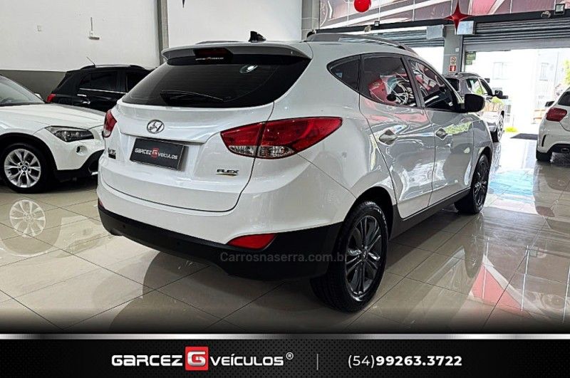 HYUNDAI IX35 2.0 GL 4X2 16V 2017/2018 GARCEZ VEÍCULOS BENTO GONÇALVES / Carros no Vale
