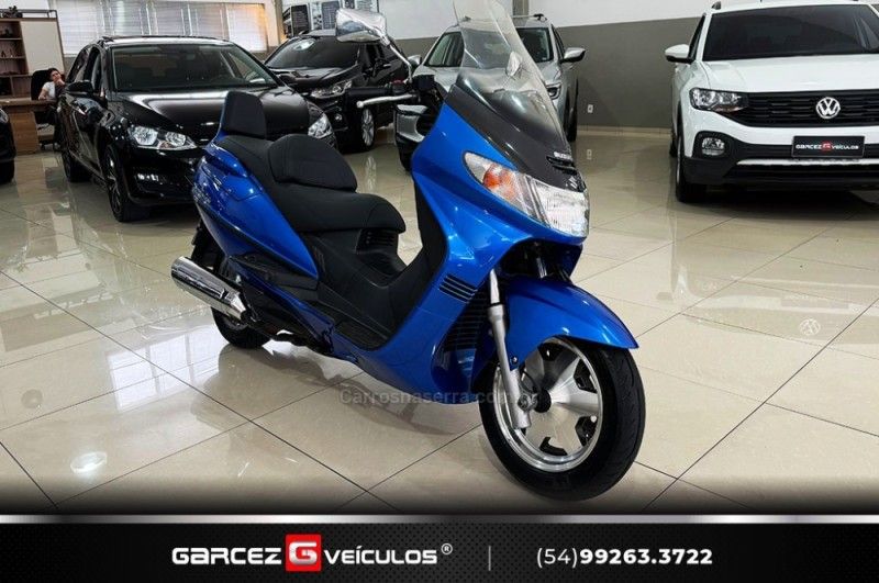 SUZUKI BURGMAN 400 2001/2001 GARCEZ VEÍCULOS BENTO GONÇALVES / Carros no Vale