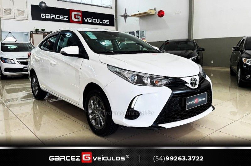 TOYOTA YARIS 1.5 XS CONNECT SEDAN 16V 2022/2023 GARCEZ VEÍCULOS BENTO GONÇALVES / Carros no Vale