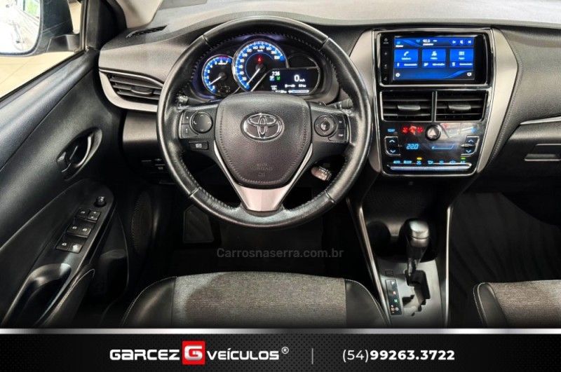 TOYOTA YARIS 1.5 XS CONNECT SEDAN 16V 2022/2023 GARCEZ VEÍCULOS BENTO GONÇALVES / Carros no Vale