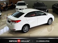 TOYOTA YARIS 1.5 XS CONNECT SEDAN 16V 2022/2023 GARCEZ VEÍCULOS BENTO GONÇALVES / Carros no Vale