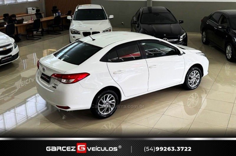 TOYOTA YARIS 1.5 XS CONNECT SEDAN 16V 2022/2023 GARCEZ VEÍCULOS BENTO GONÇALVES / Carros no Vale