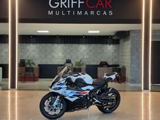 BMW S 1000 RR M CARBON 2024/2024 GRIFFCAR MULTIMARCAS DOIS IRMÃOS / Carros no Vale