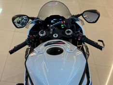 BMW S 1000 RR M CARBON 2024/2024 GRIFFCAR MULTIMARCAS DOIS IRMÃOS / Carros no Vale