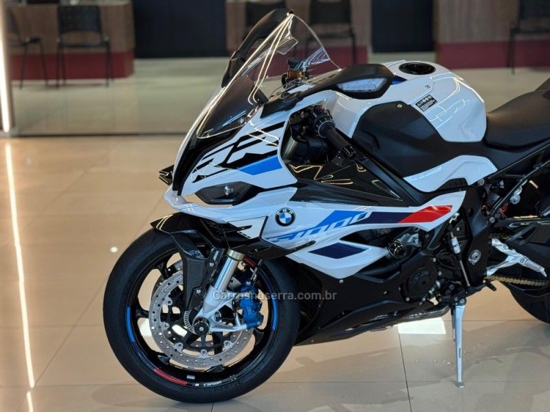 BMW S 1000 RR M CARBON 2024/2024 GRIFFCAR MULTIMARCAS DOIS IRMÃOS / Carros no Vale BMW S 1000 RR M CARBON 2024/2024 GRIFFCAR MULTIMARCAS DOIS IRMÃOS / Carros no Vale