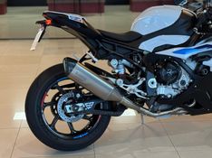 BMW S 1000 RR M CARBON 2024/2024 GRIFFCAR MULTIMARCAS DOIS IRMÃOS / Carros no Vale