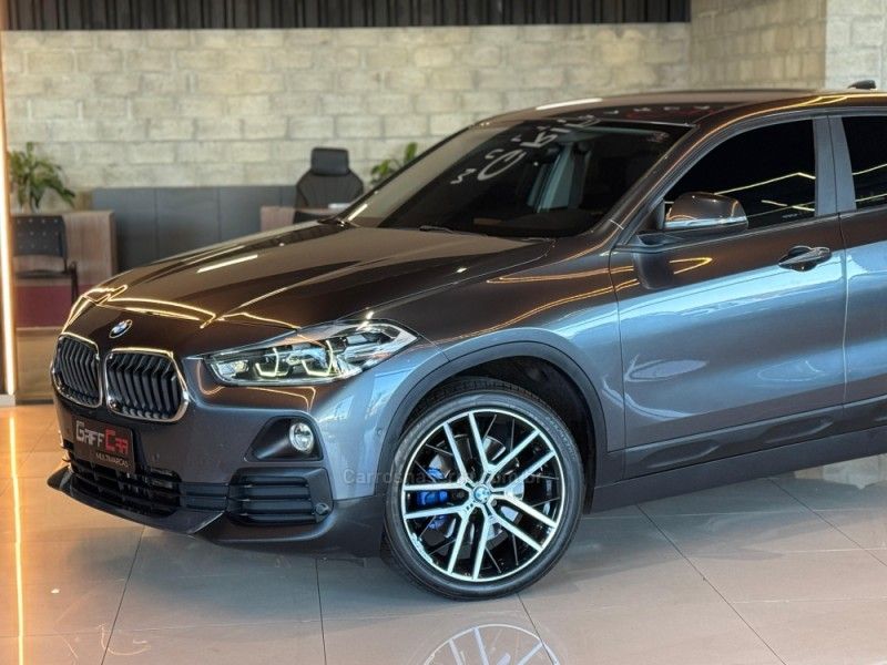 BMW X2 2.0 16V TURBO ACTIVEFLEX SDRIVE 20I 2018/2019 GRIFFCAR MULTIMARCAS DOIS IRMÃOS / Carros no Vale BMW X2 2.0 16V TURBO ACTIVEFLEX SDRIVE 20I 2018/2019 GRIFFCAR MULTIMARCAS DOIS IRMÃOS / Carros no Vale