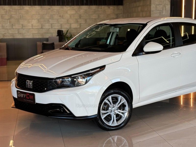 FIAT ARGO 1.0 DRIVE 6V 2023/2024 GRIFFCAR MULTIMARCAS DOIS IRMÃOS / Carros no Vale