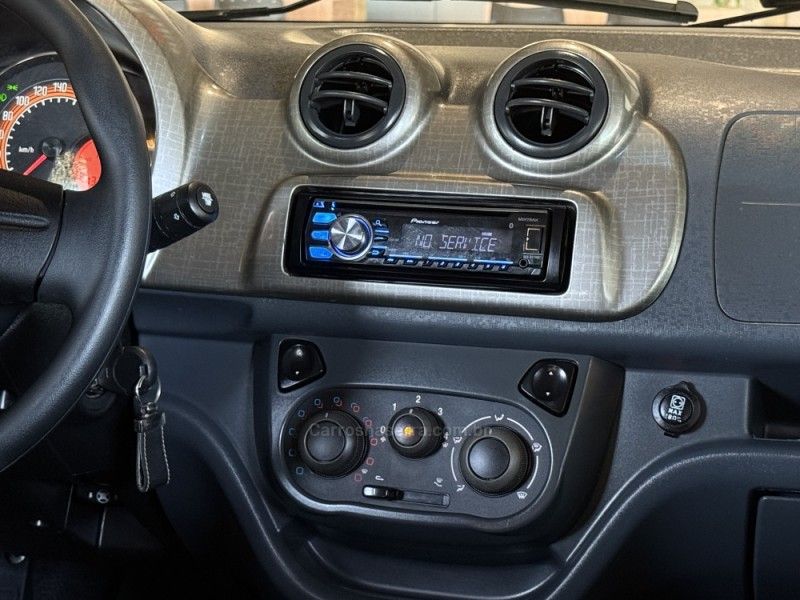 FIAT UNO 1.4 EVO WAY 8V 2014/2014 GRIFFCAR MULTIMARCAS DOIS IRMÃOS / Carros no Vale